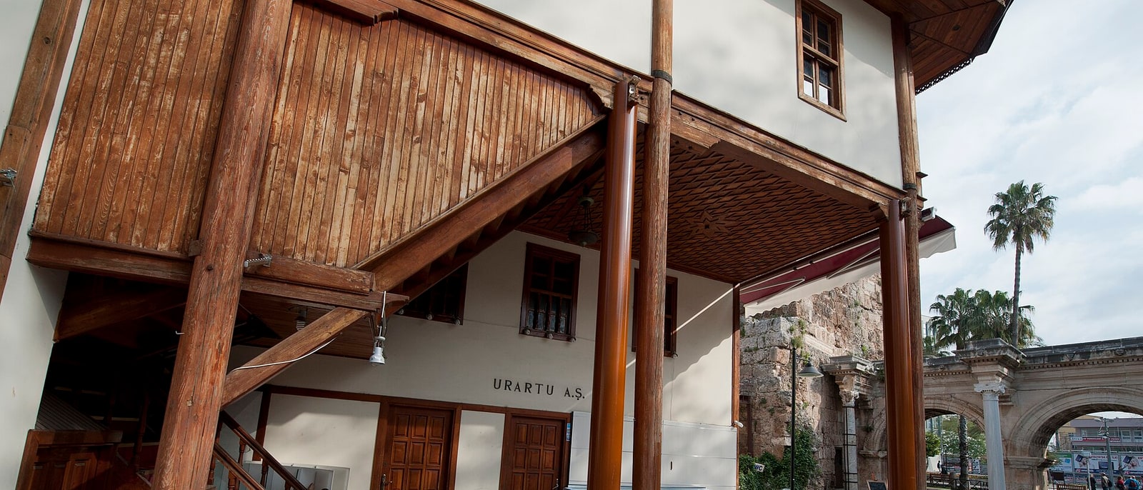 Una casa otomana de madera en el casco viejo de Antalya