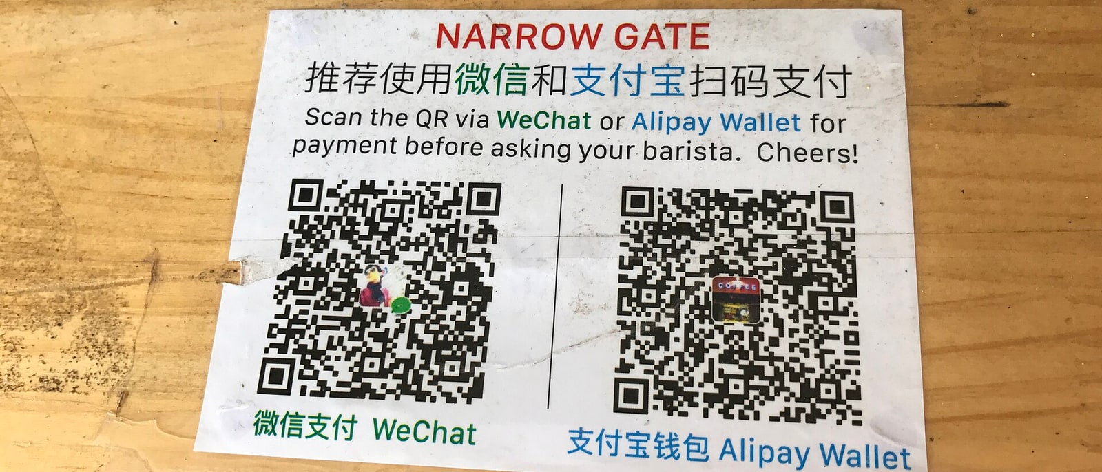 Los códigos QR de Alipay y WeChat Pay en un puesto: así se paga aquí, no con efectivo