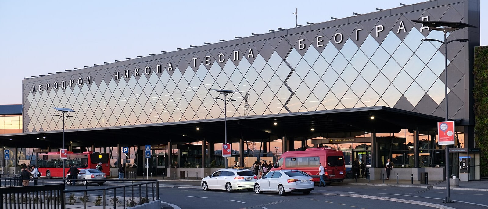 The airport terminal, with «Београд» spelled out in Cyrillic