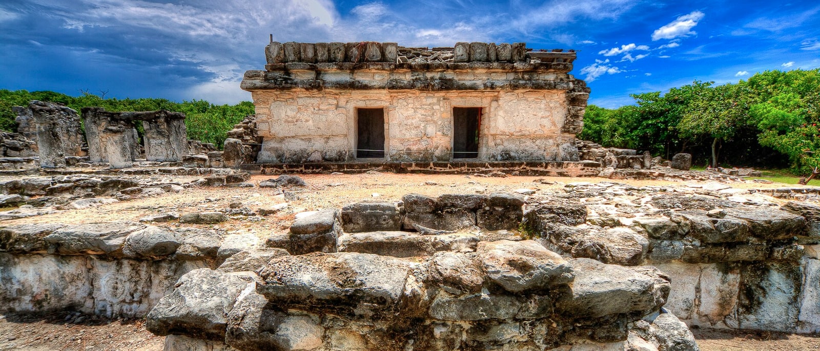 Las ruinas de El Rey, dentro de la zona hotelera