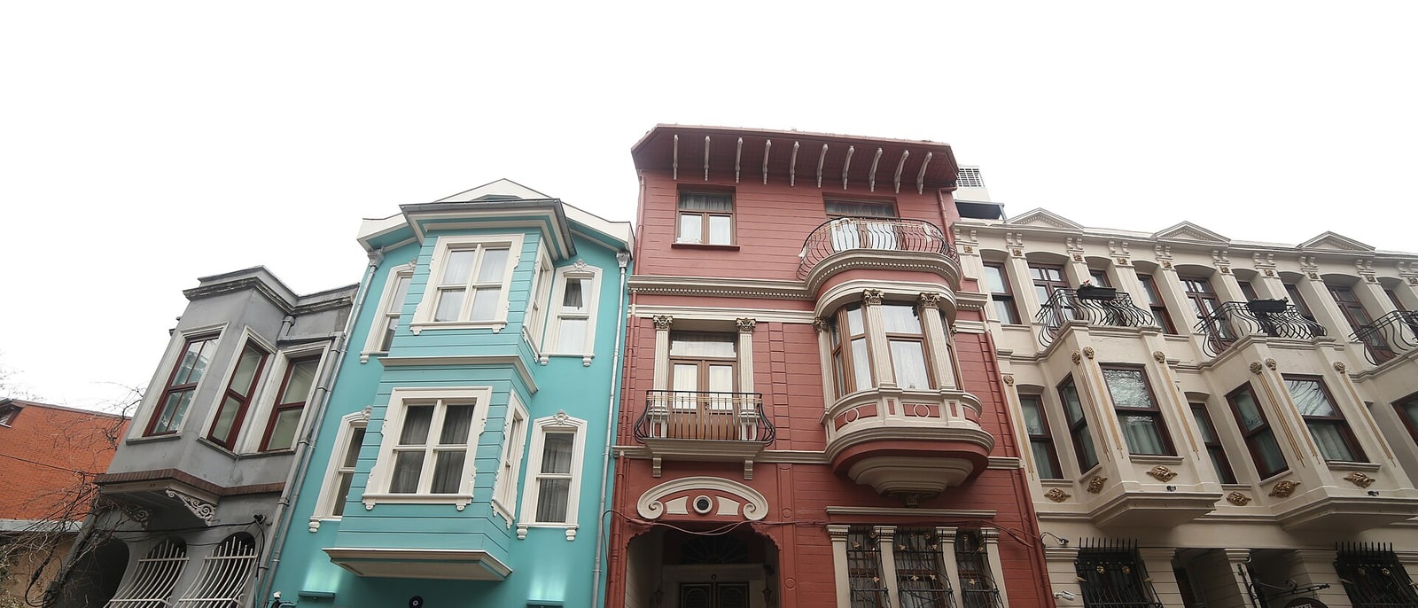 Las casas de madera de colores de Balat, junto al Patriarcado ortodoxo