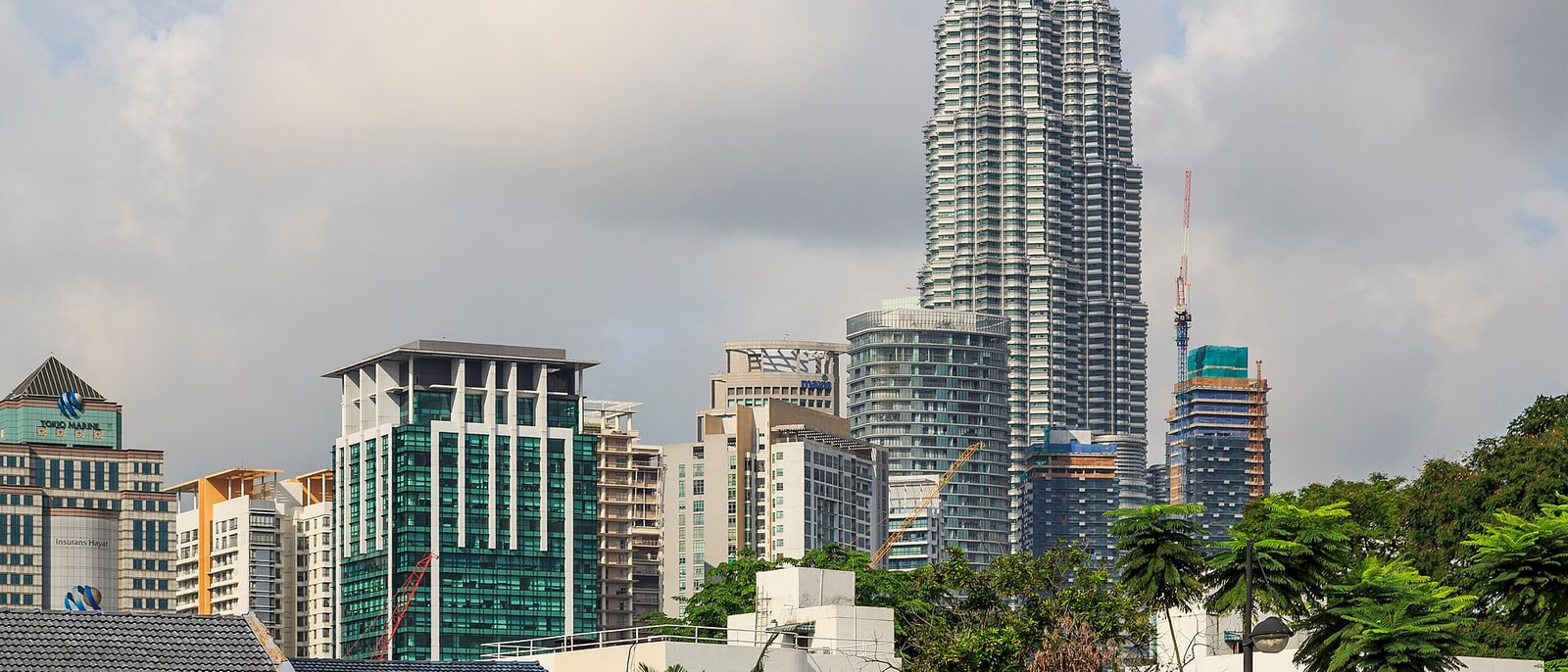 El horizonte de KLCC con las Torres Petronas asomando