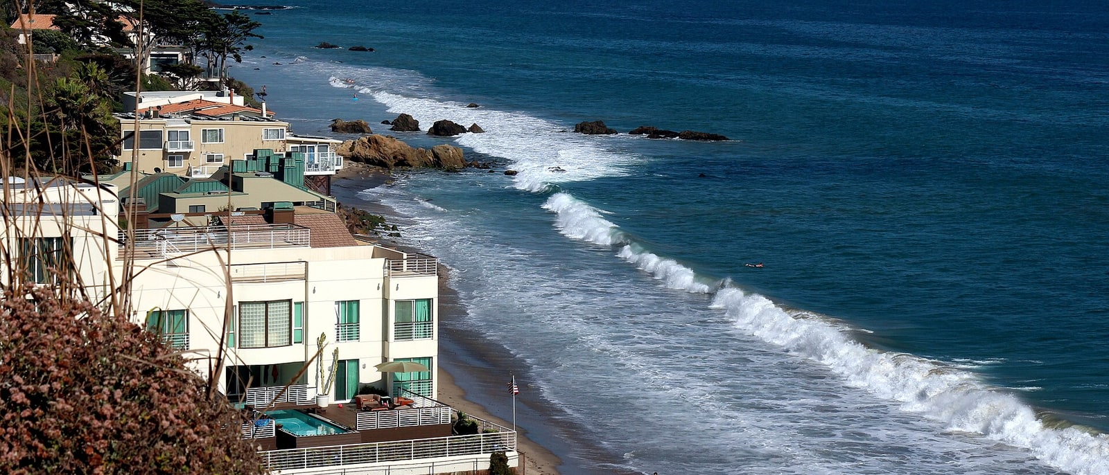 La costa de Malibú desde un mirador de la Pacific Coast Highway