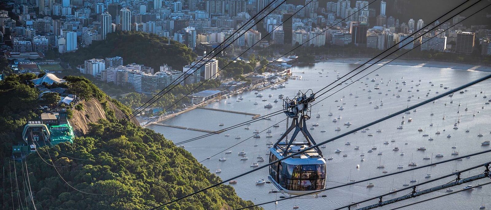 The Sugarloaf cable car above the bay