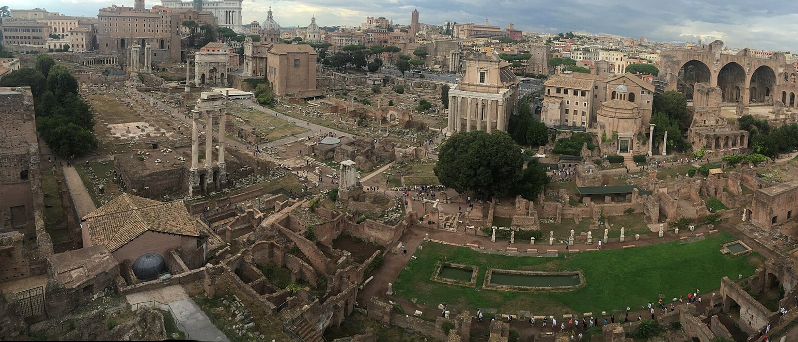 The Forum seen from the Palatine, the arch of Septimius Severus one side, the Colosseum the other