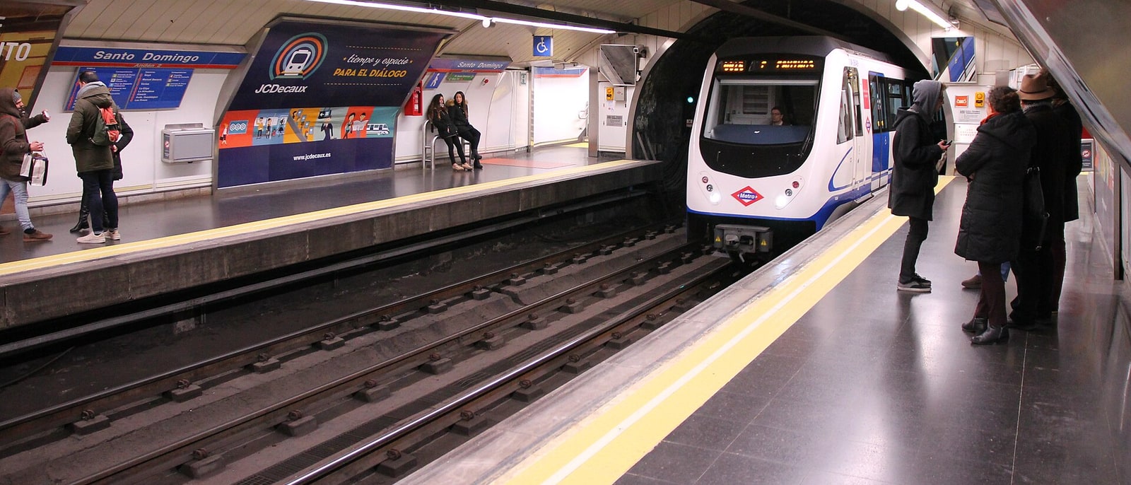 A Santo Domingo metro train