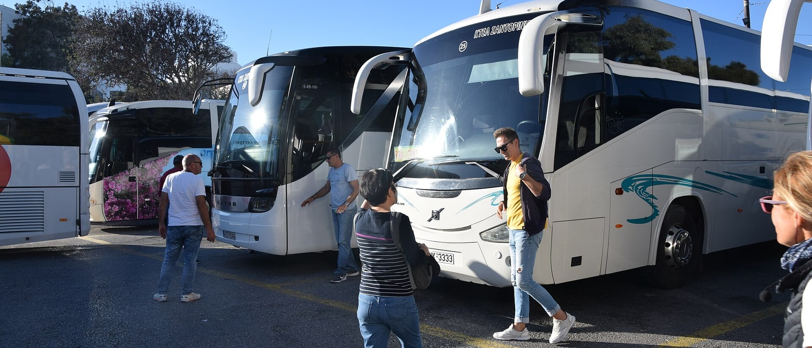 Coaches at the central bus station in Firá