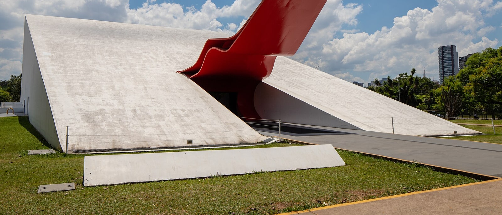 Niemeyer’s Ibirapuera auditorium, white with its red canopy