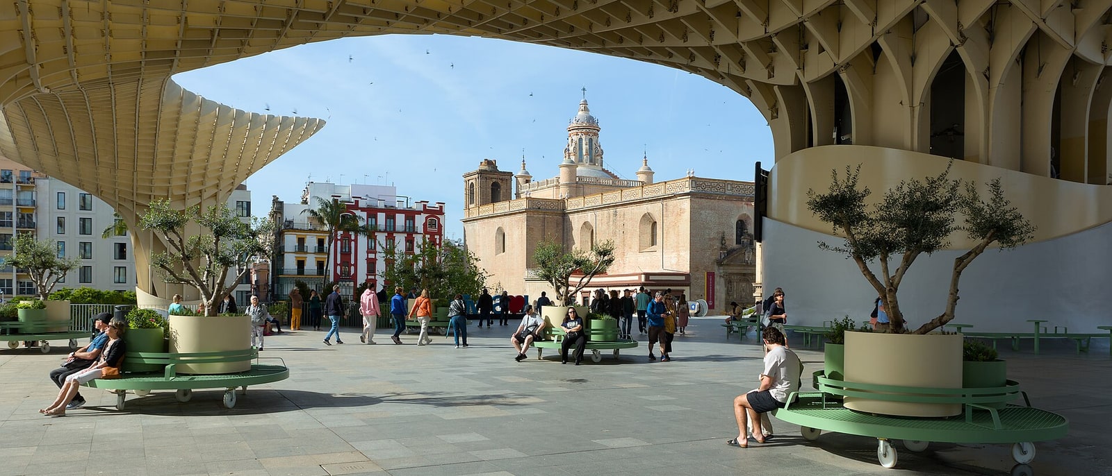 The Metropol Parasol with the square and the Anunciación church beneath