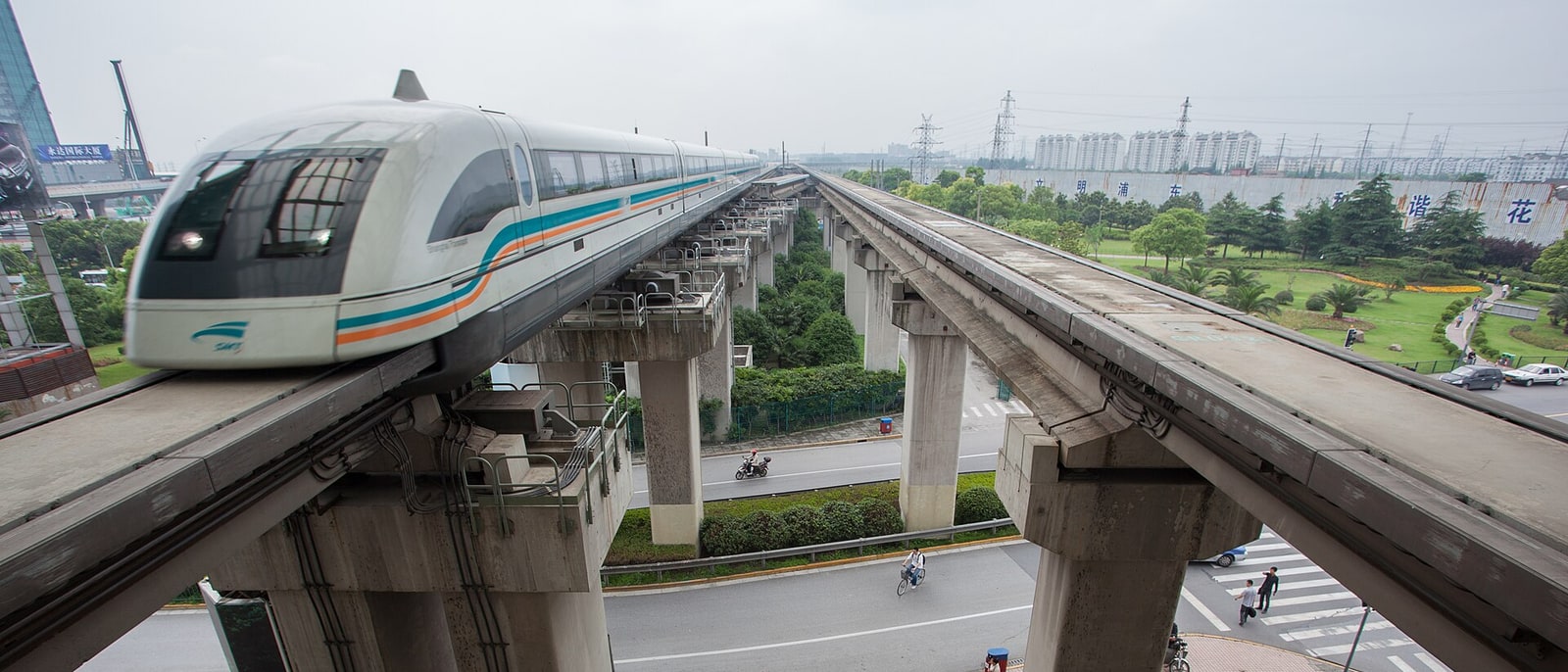 The Shanghai Maglev, the fastest train in the world: which doesn’t reach the centre