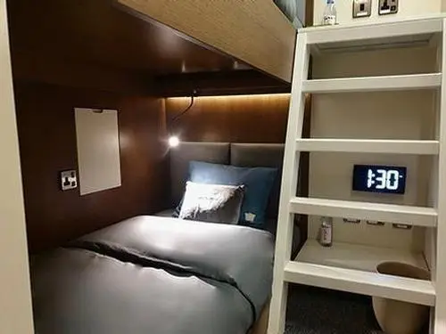 sleep’n fly (North Node), (YAWN Bunk Cabin Off Peak 08:00-21:59), 3hr stay