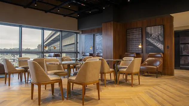 W Premium Lounge The West