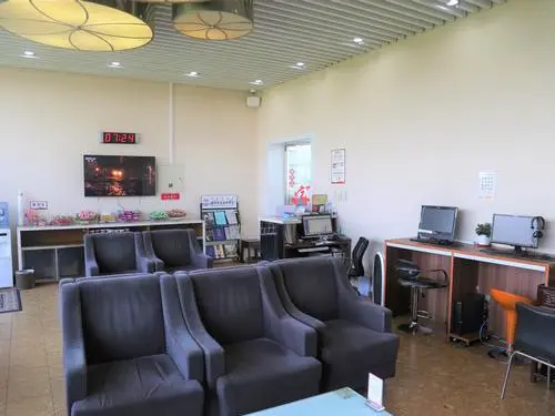First Class Lounge 2