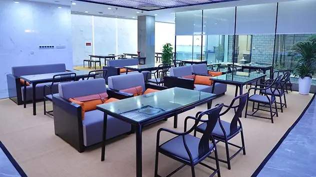 First Class Lounge 1