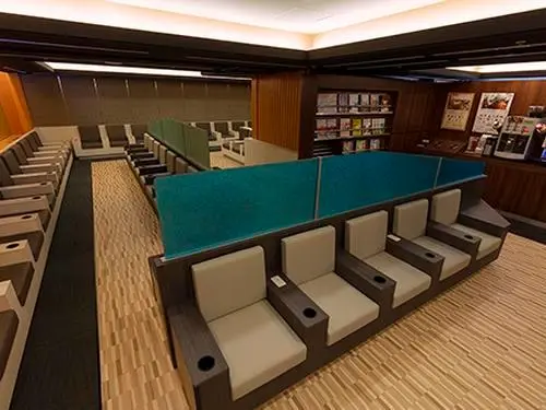 Executive Lounge 1