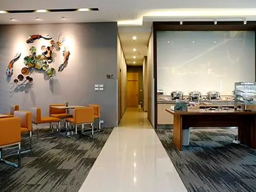 Miracle Lounge